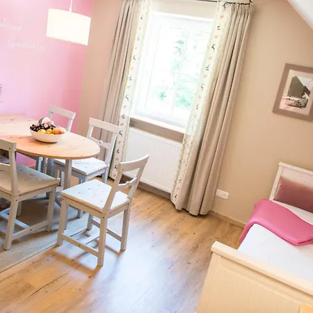 Bed & Breakfast Waldruhe - Bett, Fruehstueck & Ein Laecheln Bad Aussee