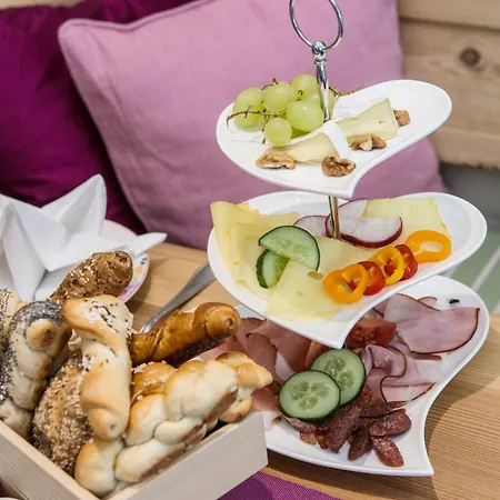 Waldruhe - Bett, Fruehstueck & Ein Laecheln 4*