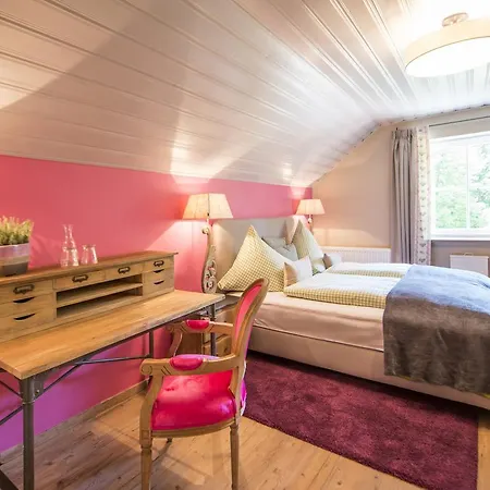 Waldruhe - Bett, Fruehstueck & Ein Laecheln バート・アウスゼー