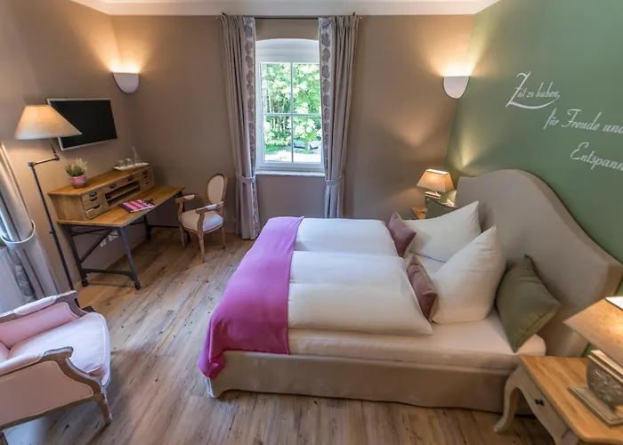 Frühstückspension Waldruhe - Bett, Frühstück&ein Lächeln